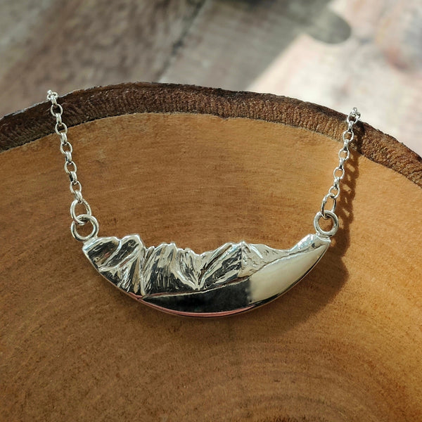 Blà Bheinn Pendant Necklace